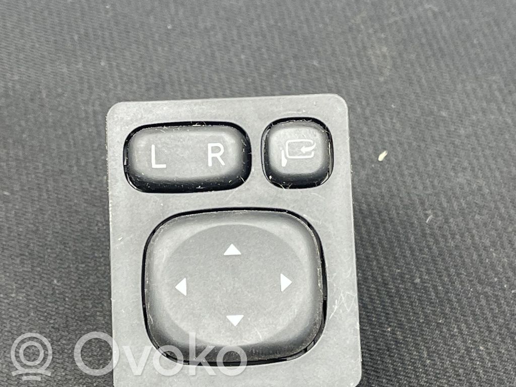 Toyota Auris E180 Wing mirror switch 