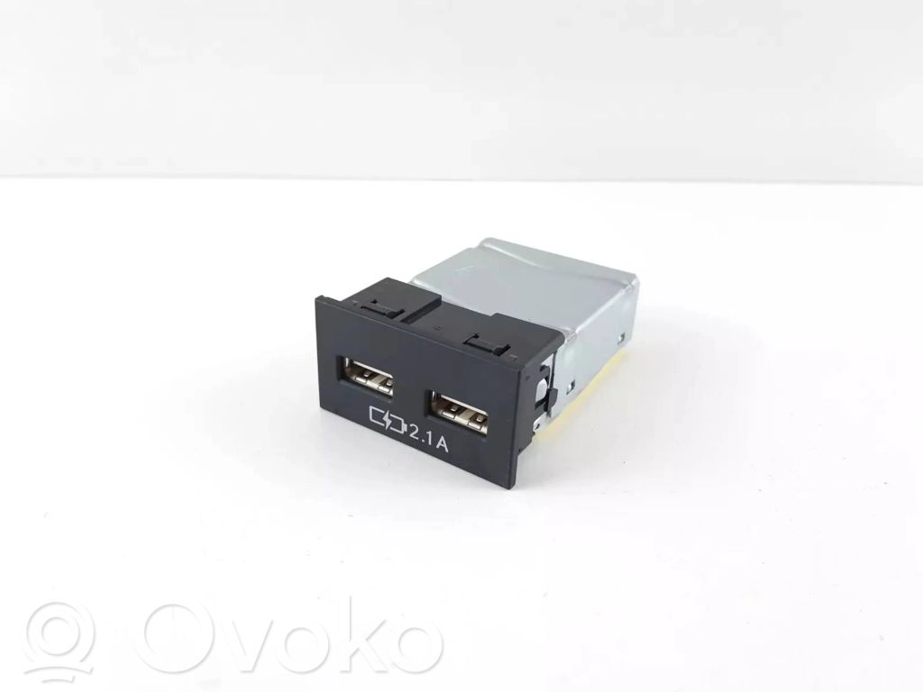 Lexus RX 450H Enchufe conector USB 