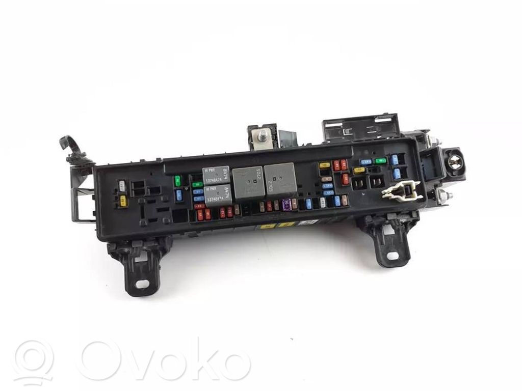 Tesla Model S Saugiklių dėžė (komplektas) 
