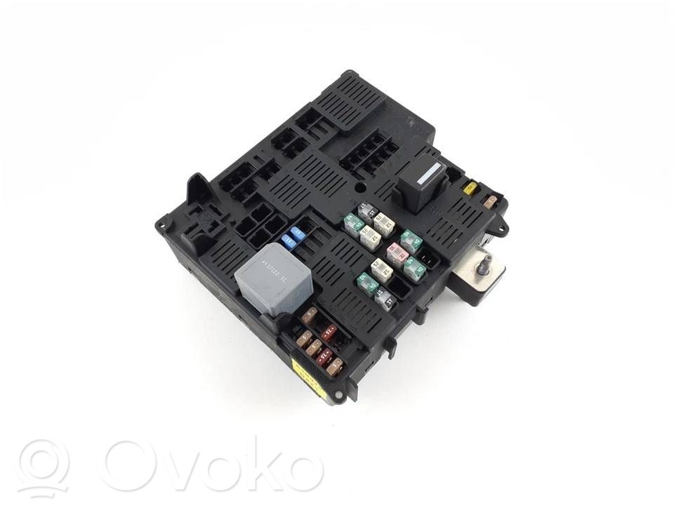 Volvo XC90 Fuse module 