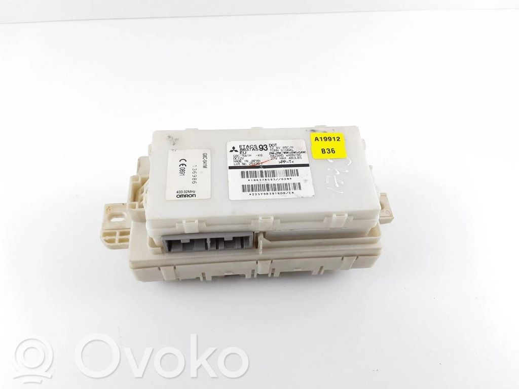 Mitsubishi L200 Ramka / Moduł bezpieczników 
