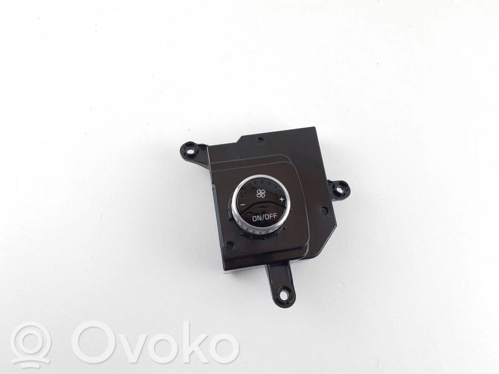 KIA Sorento IV Interior fan control switch 