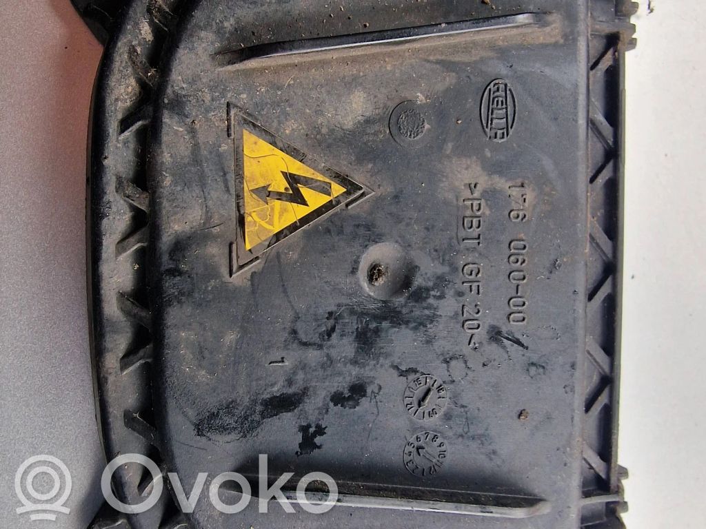 Deckel Abdeckung Scheinwerfer   17606000