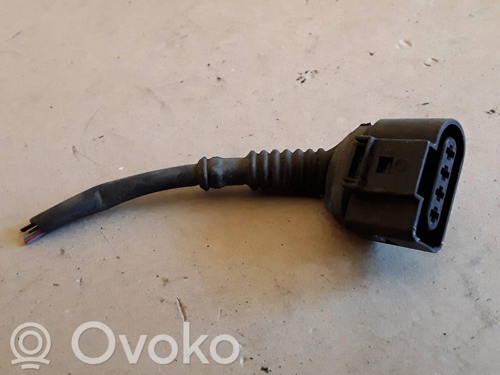 Audi A6 S6 C6 4F Aizmugurējo lukturu vadu instalācija 