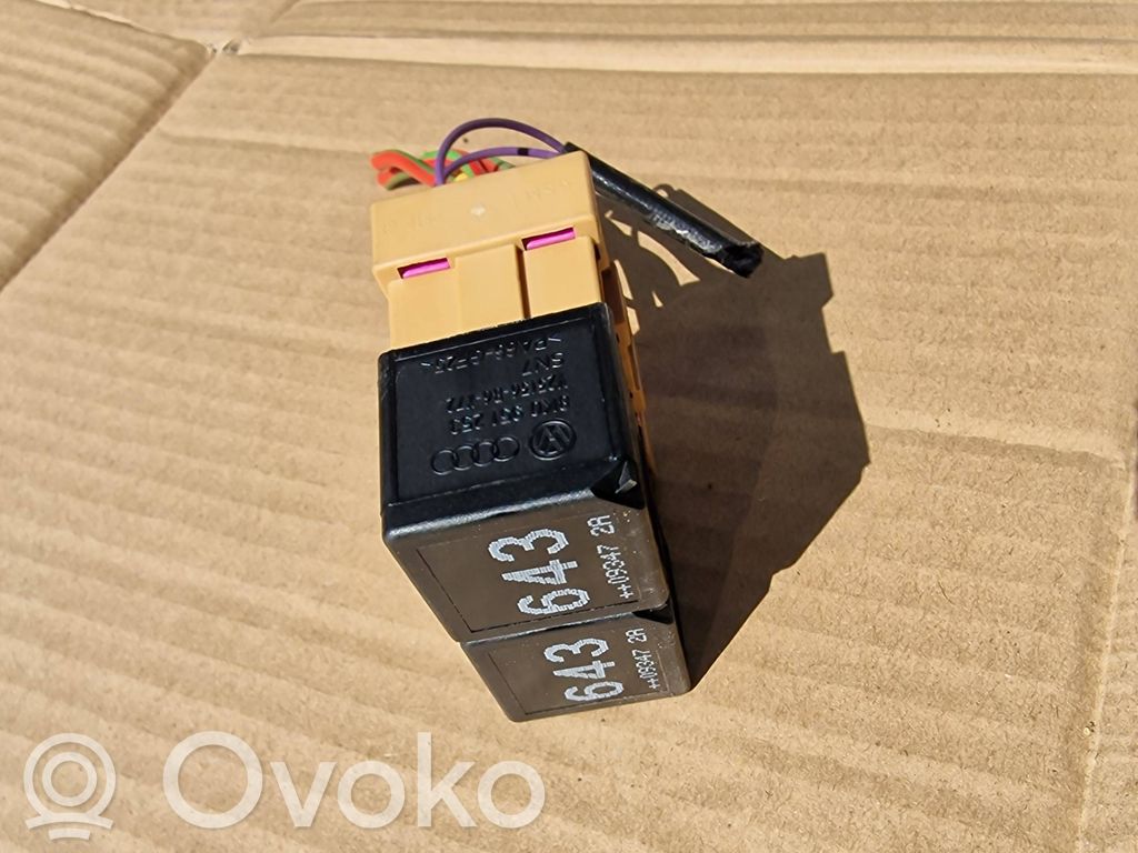 Otros relés   8K0951253,PA66GF25,V23136B6X72,4A0937529,643
