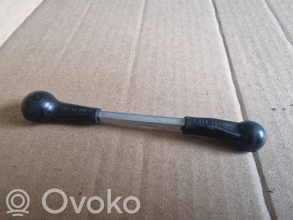 Kita variklio detalė   059198212A