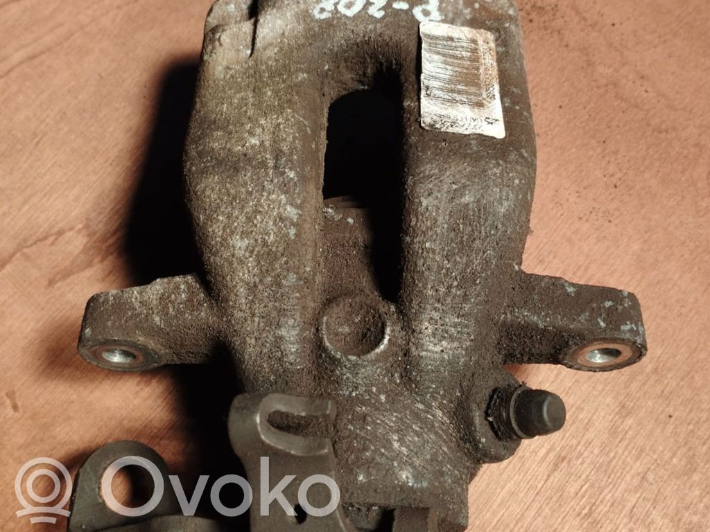 Peugeot 208 I Задний суппорт 