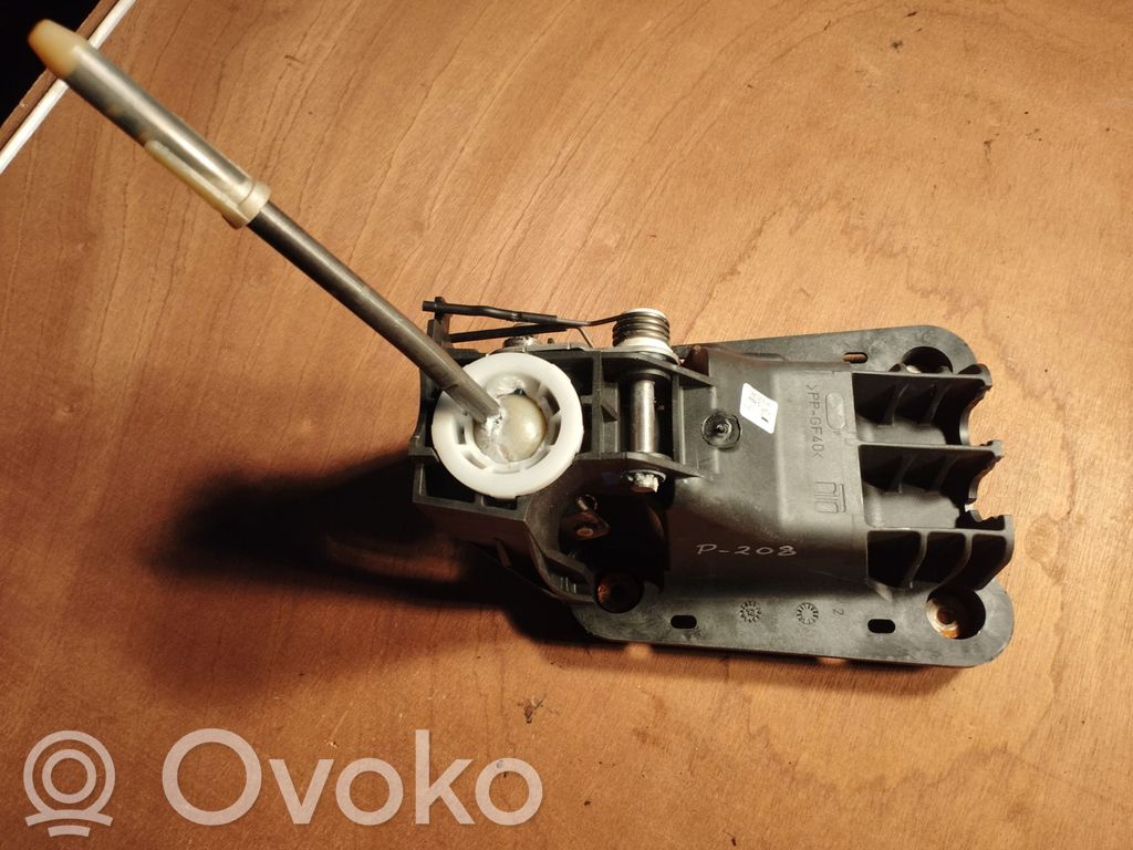 Peugeot 208 I Gear shifter/selector 