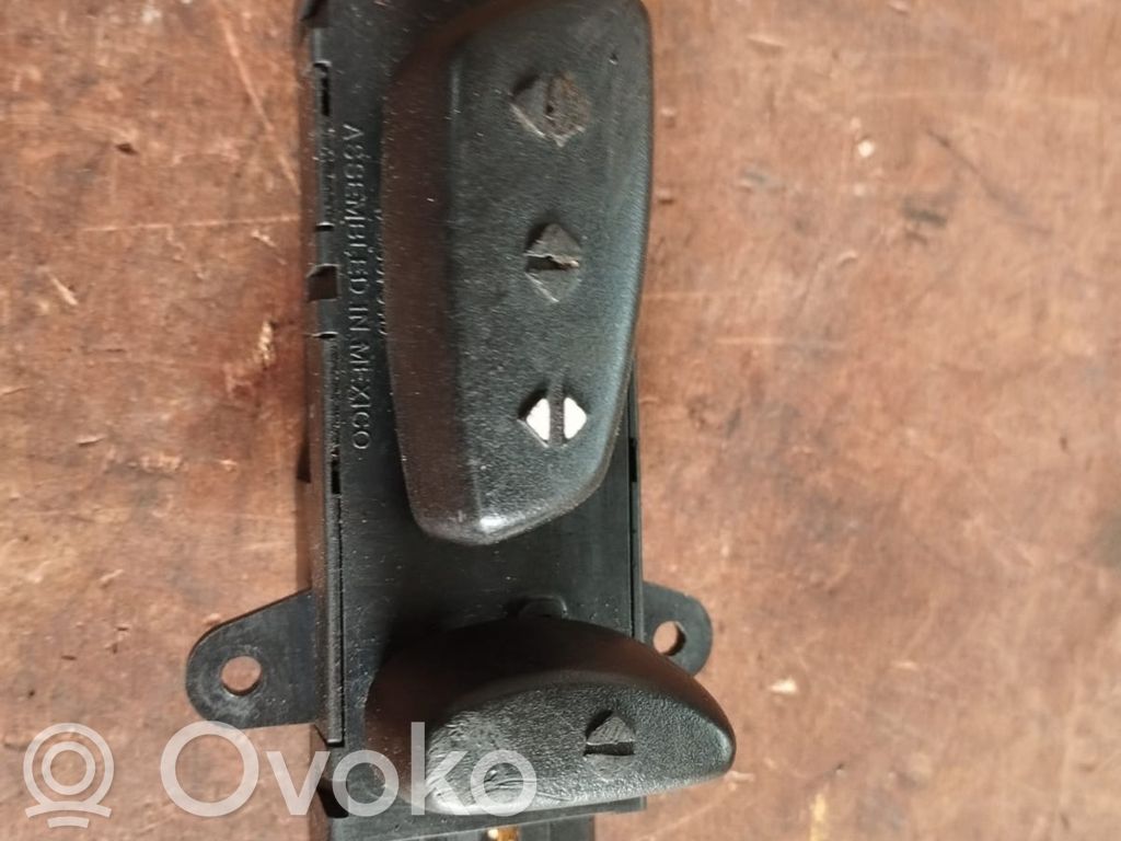Chrysler Voyager Seat control switch 