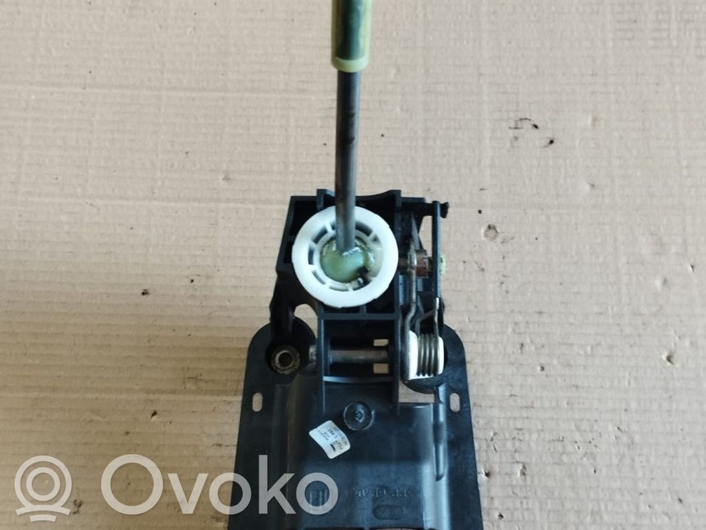 Peugeot 2008 I Gear shifter/selector 