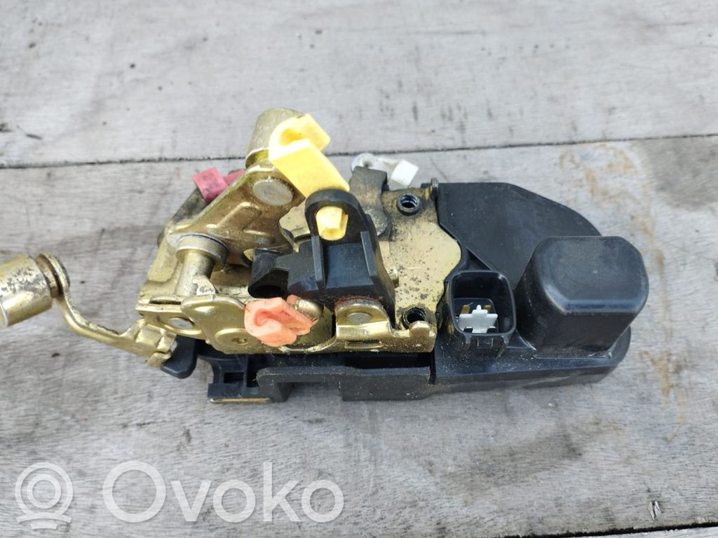 Chrysler Voyager Front door lock 