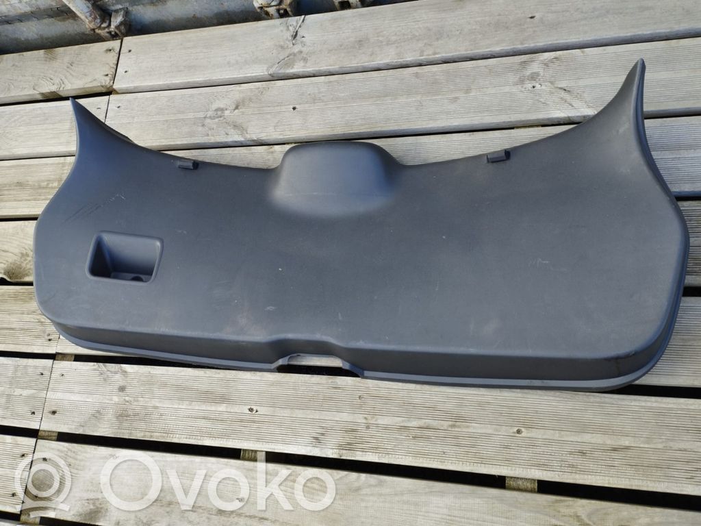 Poszycie / Tapicerka tylnej klapy bagażnika   90901JD000