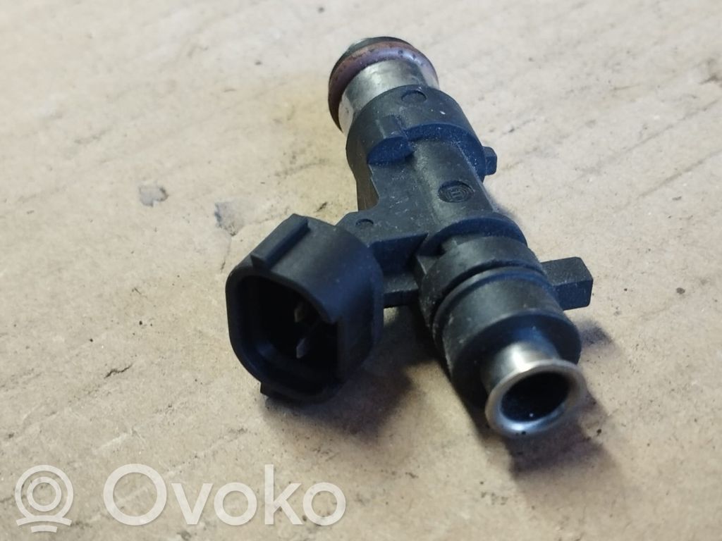 Nissan Note (E11) Fuel injector 