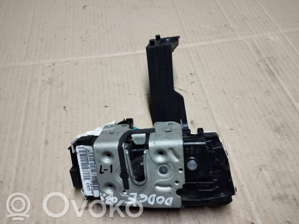 Dodge Caliber Front door lock 