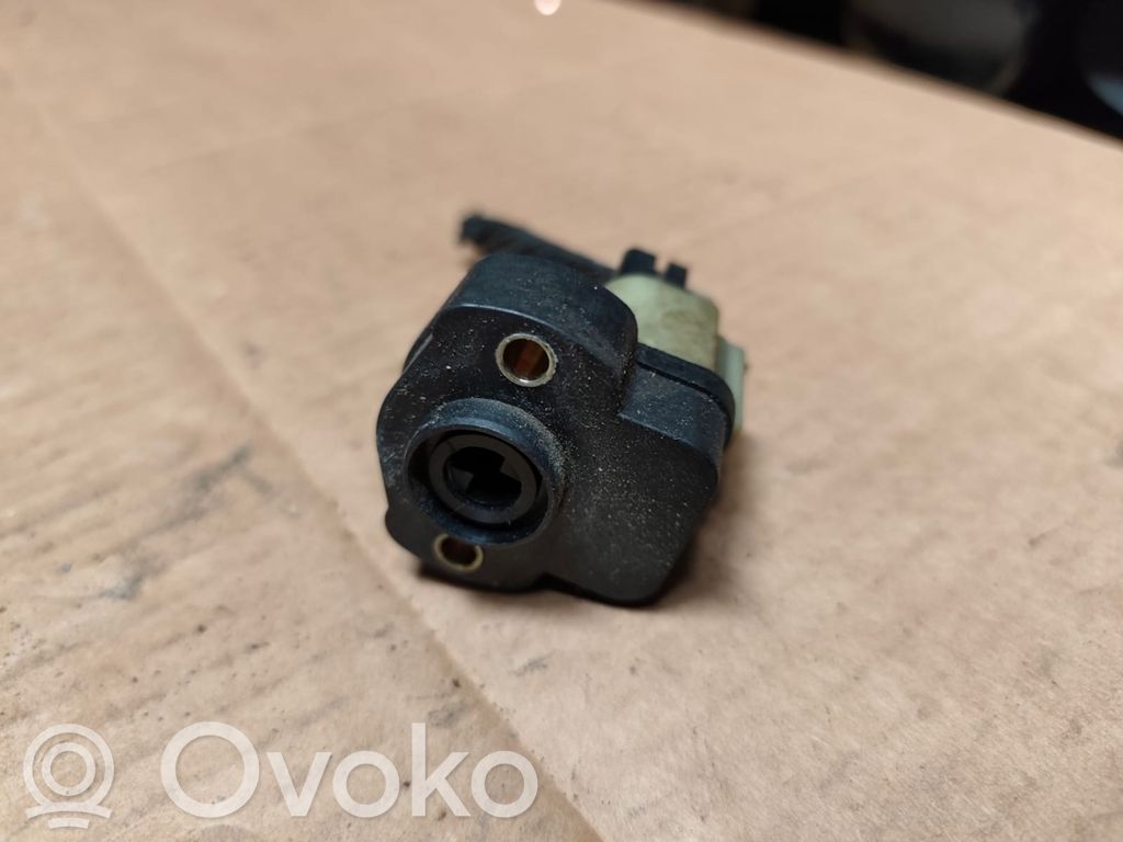 Jeep Cherokee KJ Tyhjäkäynti-säätöventtiili (säädin) 