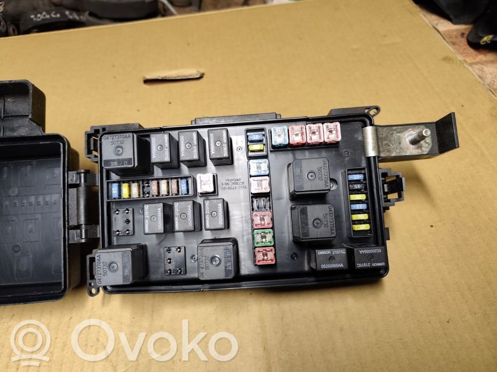 Chrysler 300 - 300C Fuse module 
