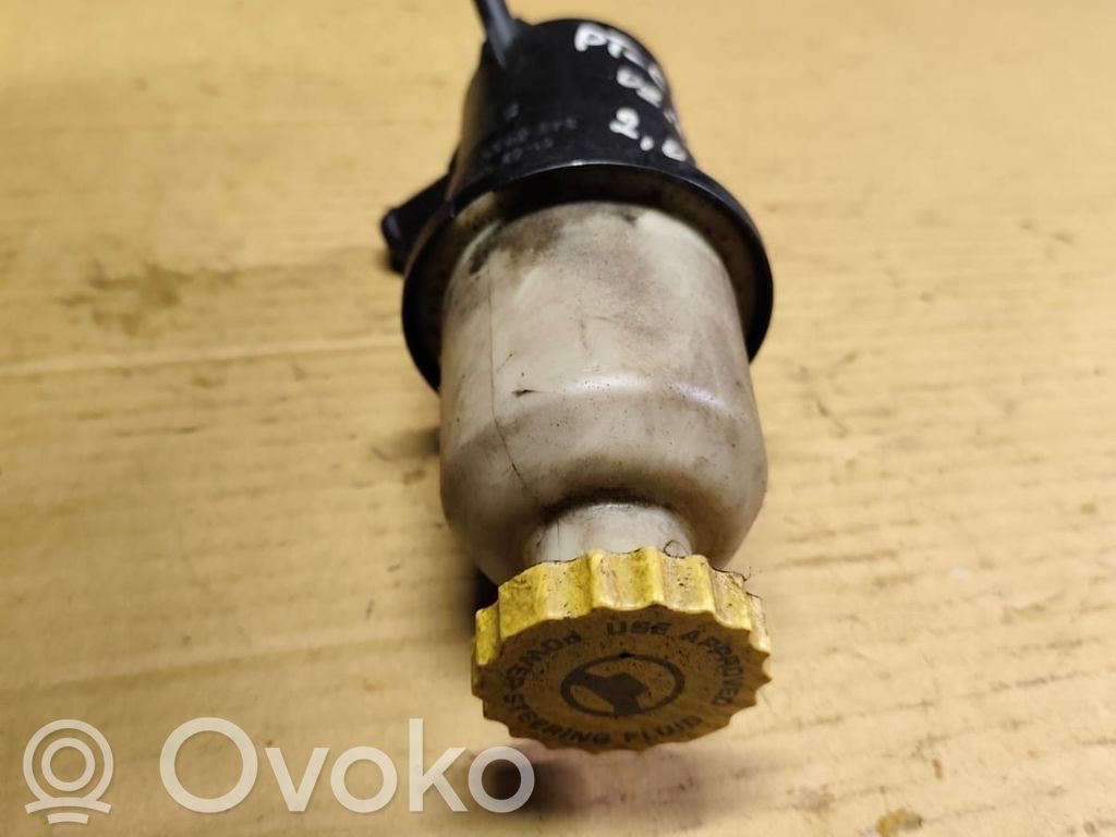 Ohjaustehostimen nestesäiliö   04656986AA