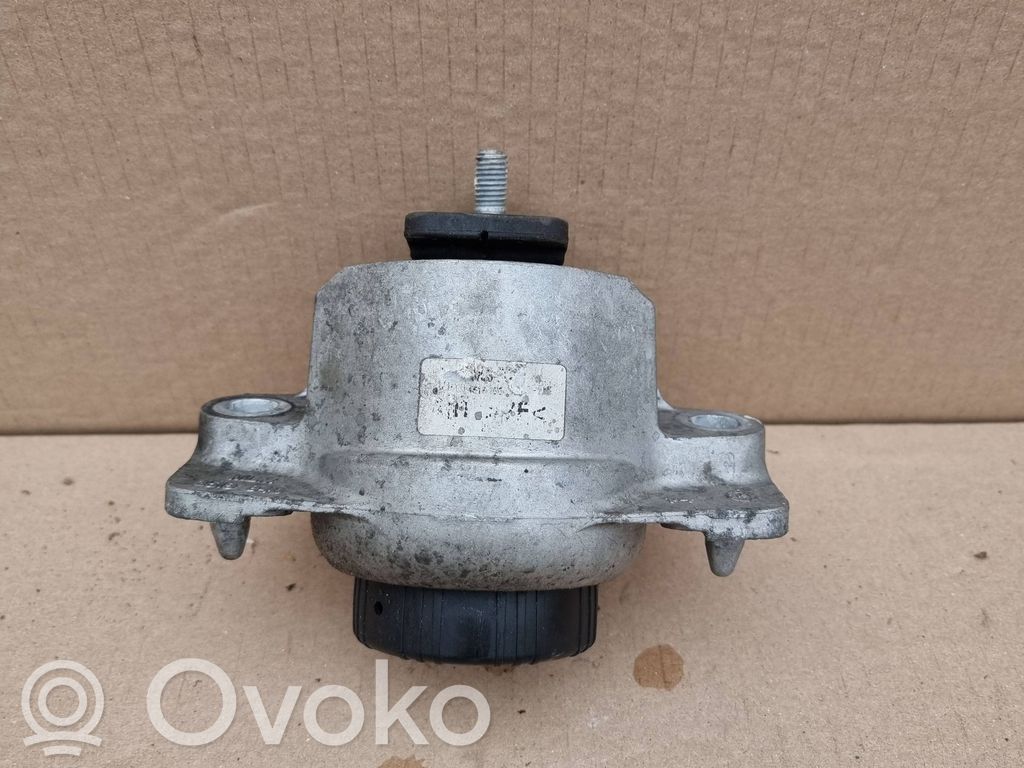 Engine mount bracket