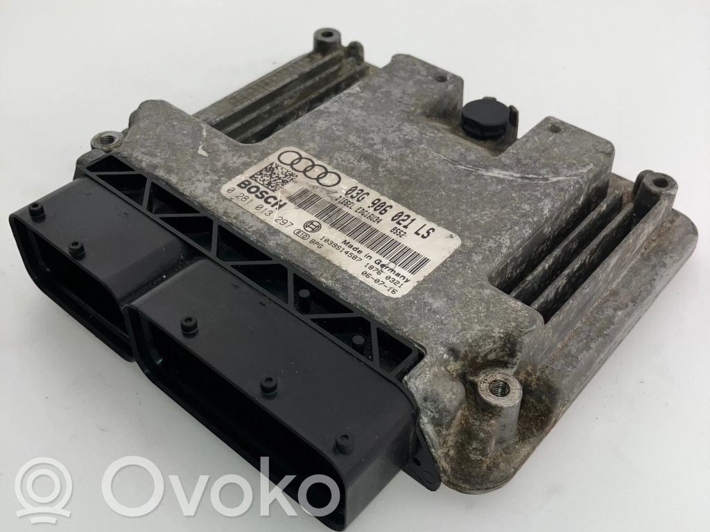 Audi A3 S3 A3 Sportback 8P Engine control unit/module 