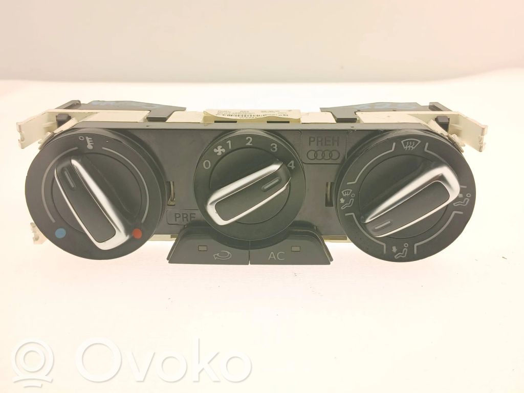 Audi A1 Climate control unit 