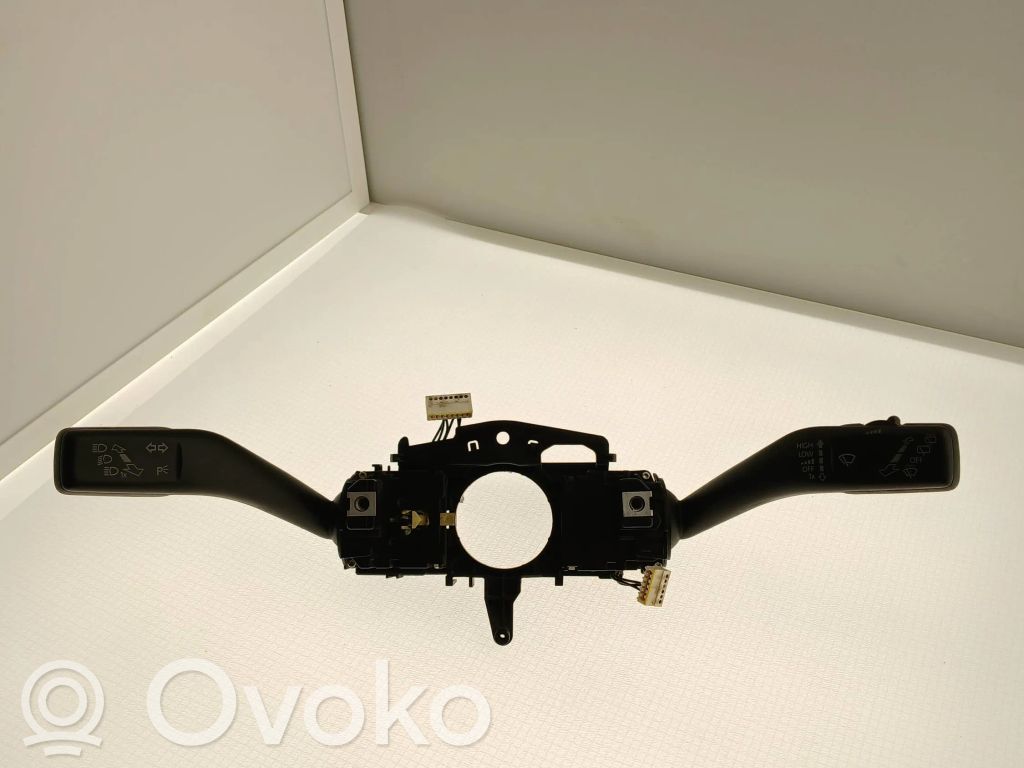 Volkswagen Caddy Interruptor/palanca de limpiador de luz de giro 