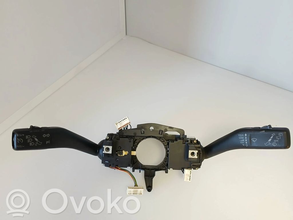 Volkswagen Tiguan Manetka / Przełącznik kierunkowskazów wycieraczek 