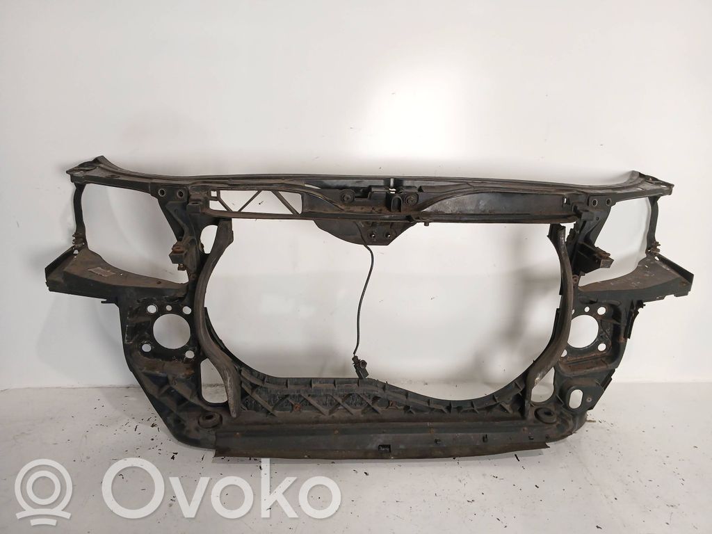 Audi A4 S4 B7 8E 8H Radiatoru panelis 