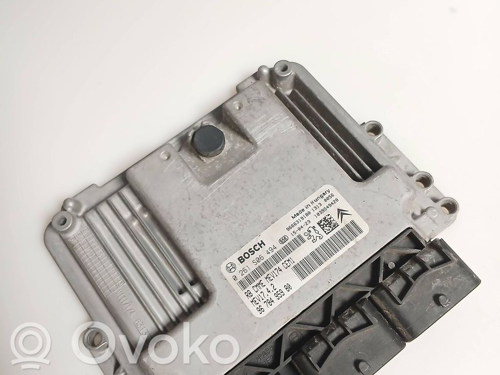 Peugeot 208 I Engine control unit/module 