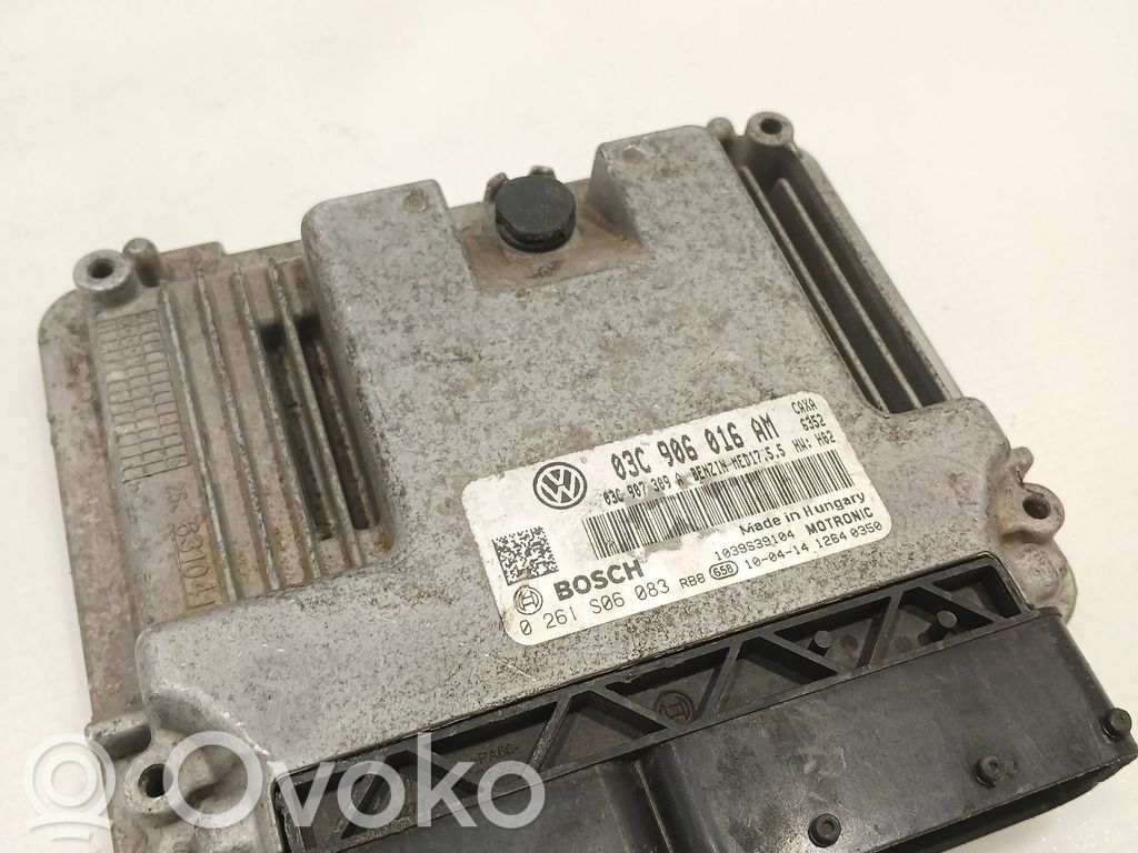 Volkswagen Golf VI Engine control unit/module 