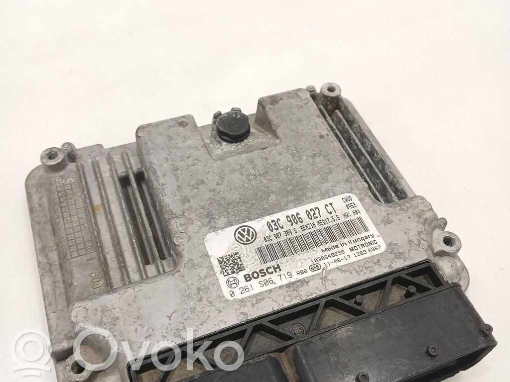 Volkswagen Golf VI Engine control unit/module 
