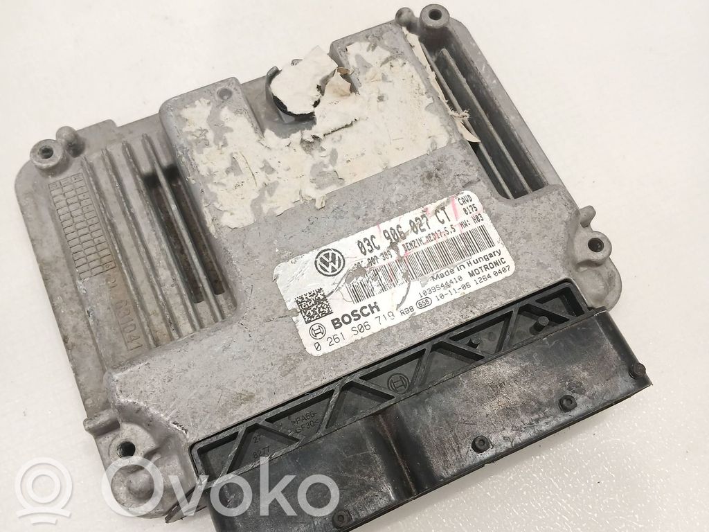 Volkswagen Golf VI Engine control unit/module 