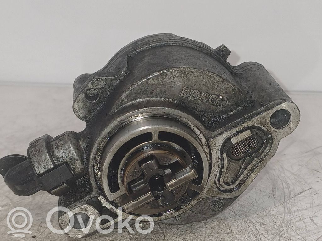 Ford Focus C-MAX Vacuum pump 