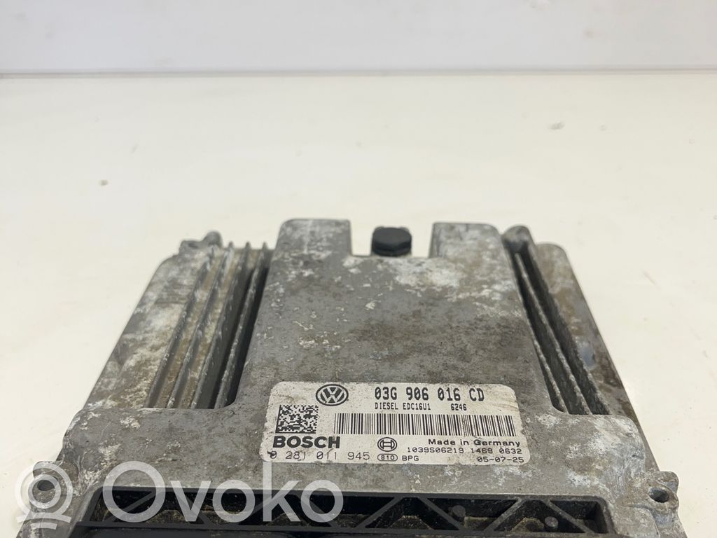 Volkswagen Touran I Engine control unit/module 