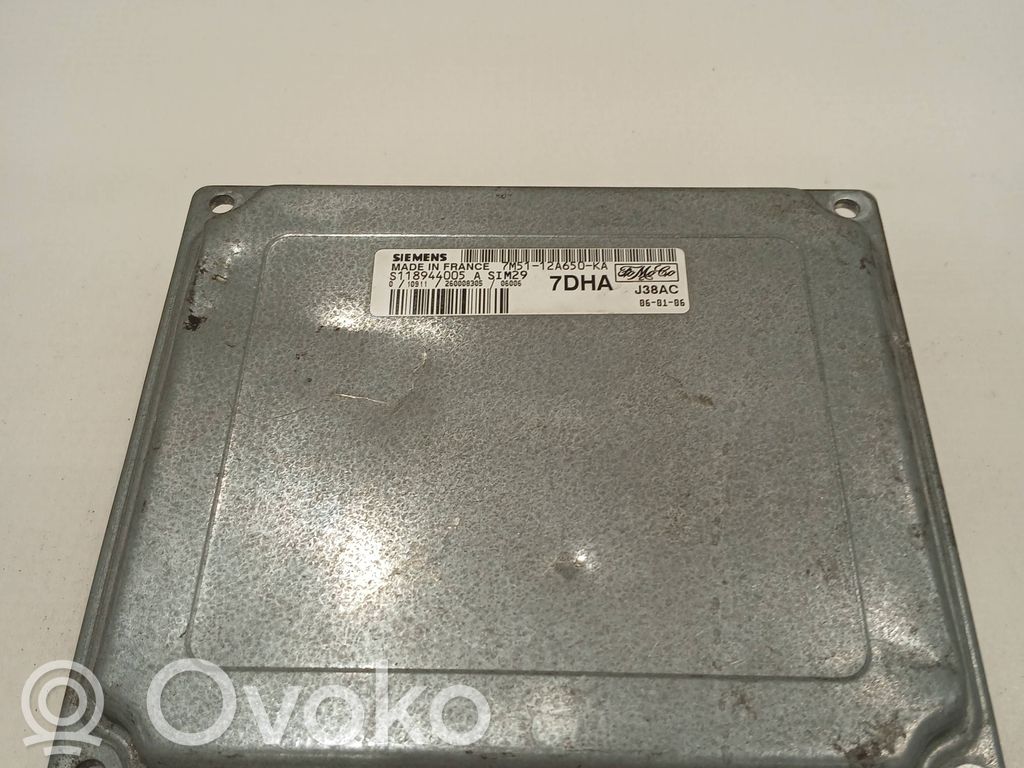 Ford C-MAX I Engine control unit/module 