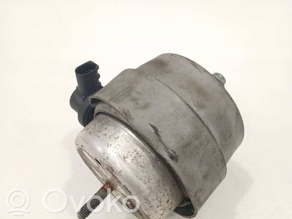 Audi A6 S6 C5 4B Engine mount bracket 