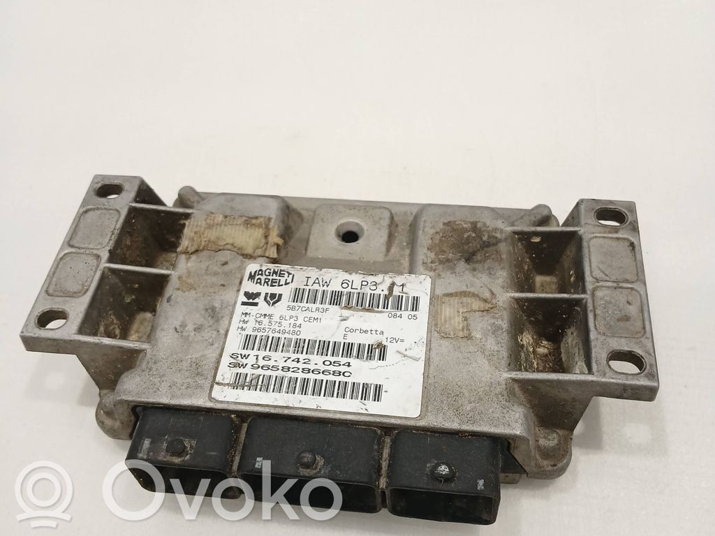 Peugeot 407 Engine control unit/module 