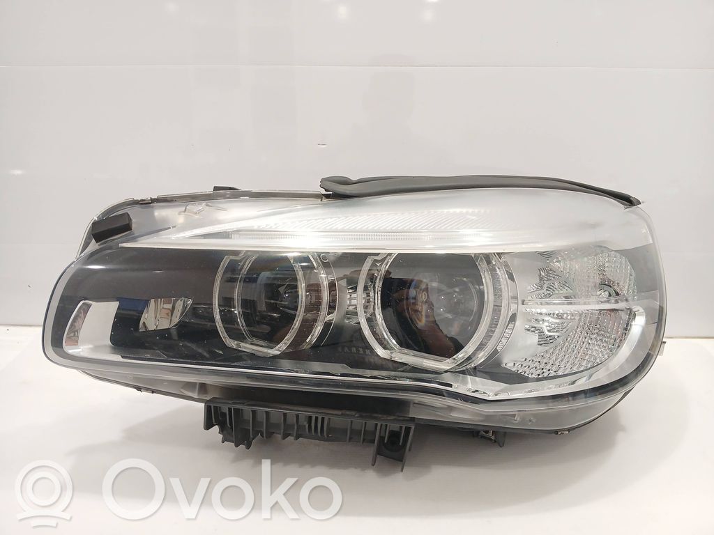 BMW 2 F46 Scheinwerfer 