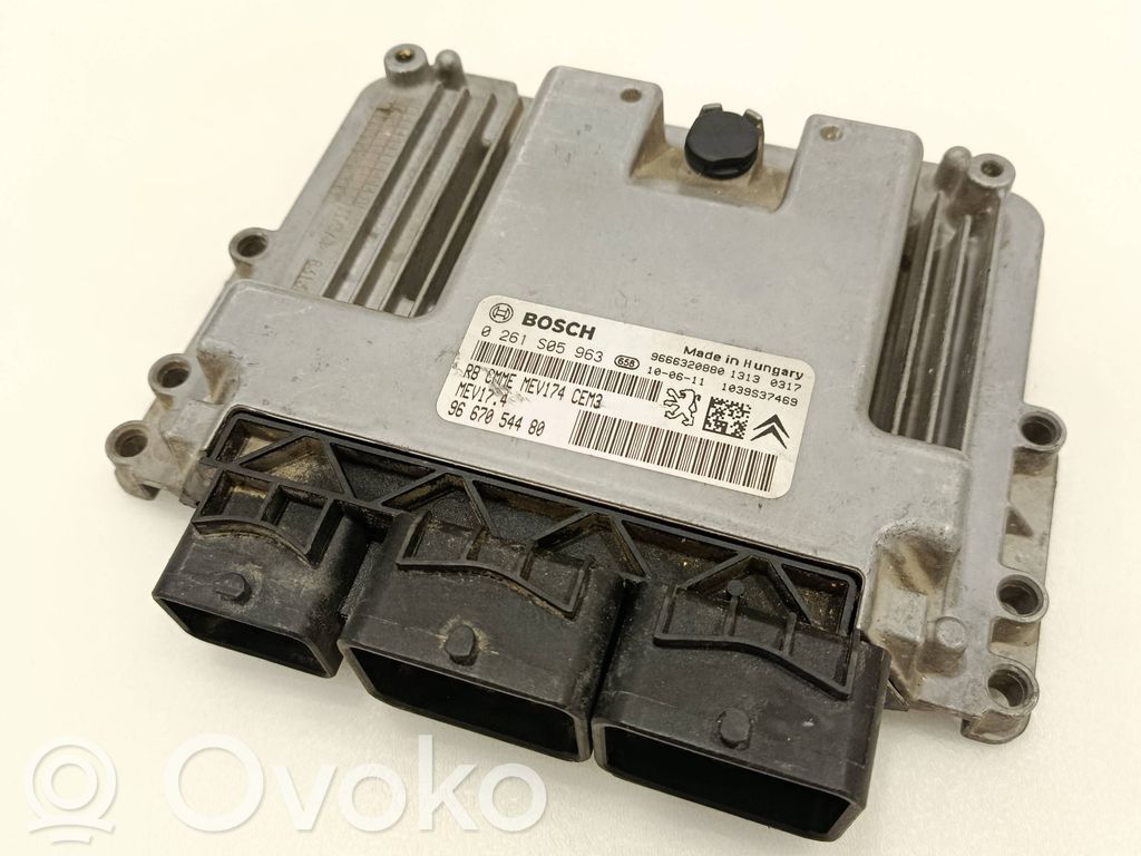 Peugeot 207 CC Engine control unit/module 