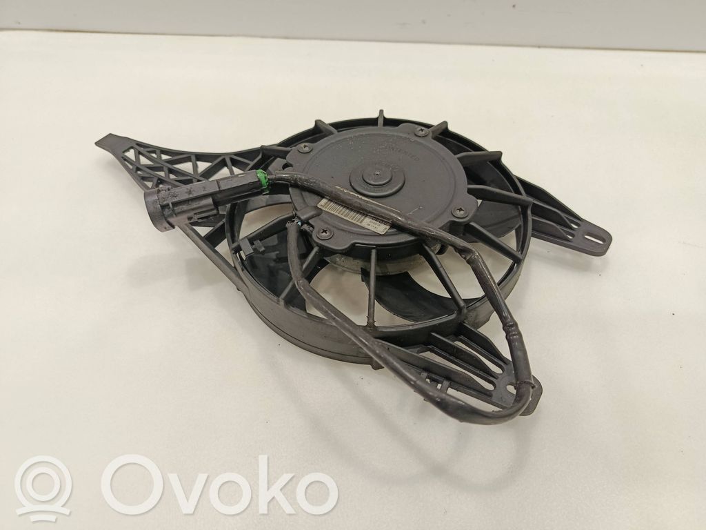 Citroen DS3 Elektryczny wentylator chłodnicy 