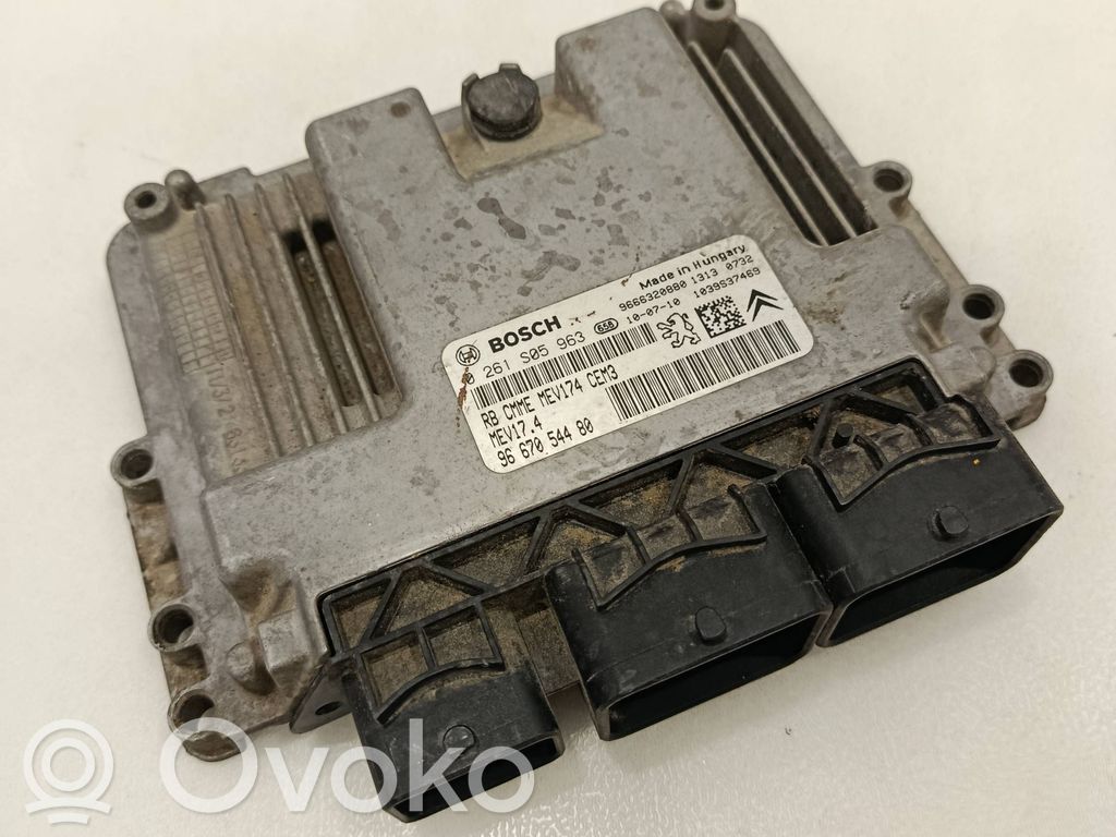 Citroen DS3 Engine control unit/module 