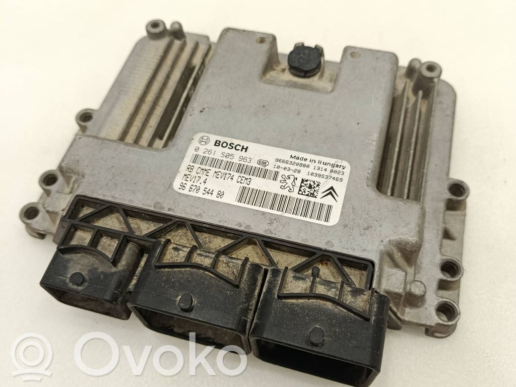 Peugeot 207 CC Engine control unit/module 