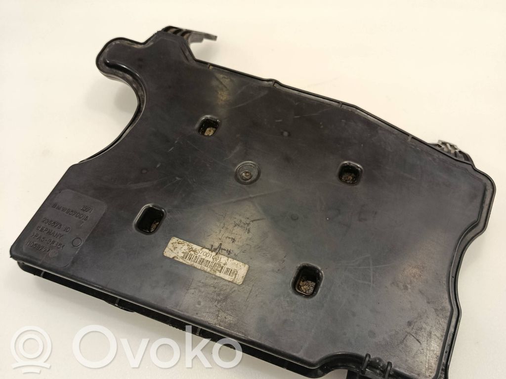 BMW 2 F46 Rezonator / Dolot powietrza 