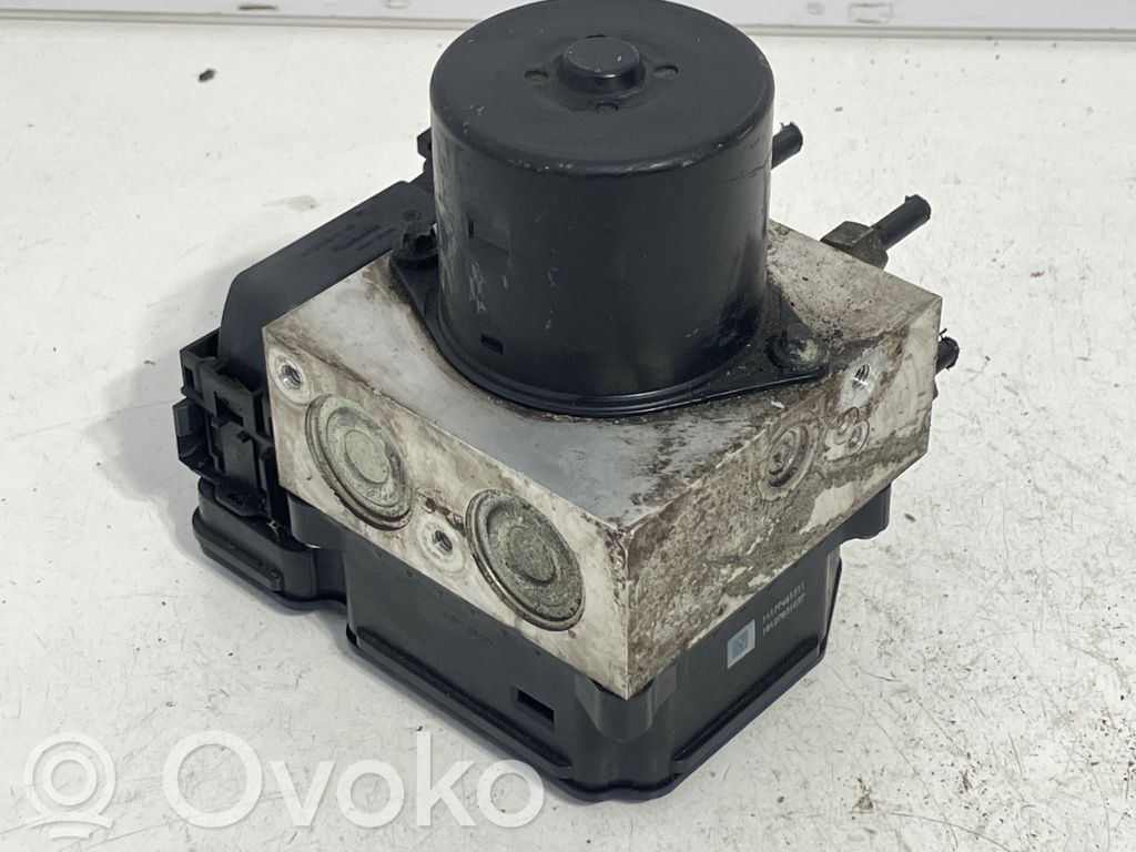 Opel Insignia A ABS bloks 