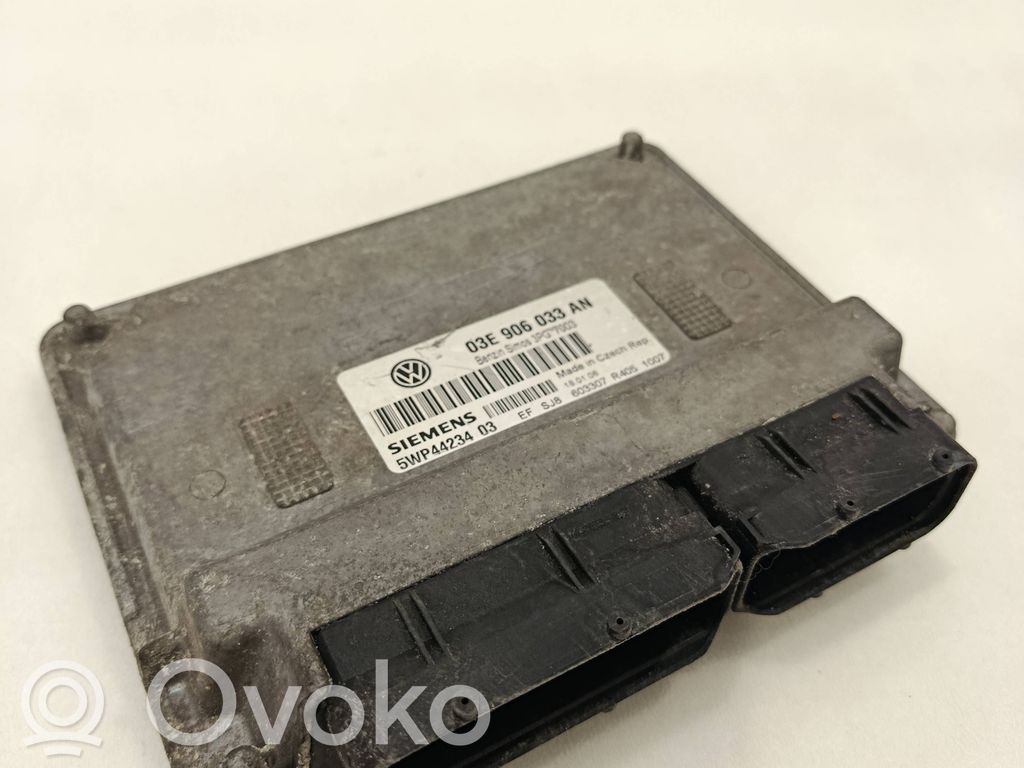 Skoda Fabia Mk2 (5J) Engine control unit/module 