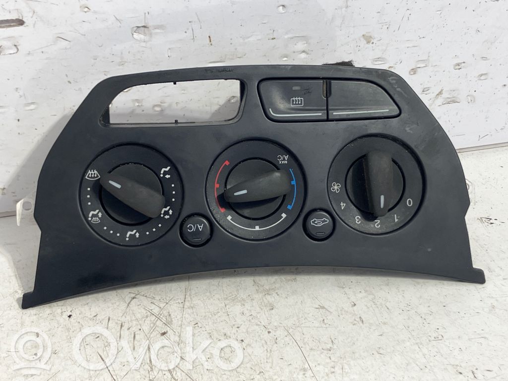 Ford C-MAX II Climate control unit 