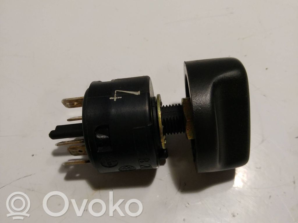 Light switch   13626971