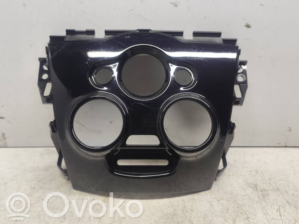 Nissan Note (E12) Climate control/heater control trim 