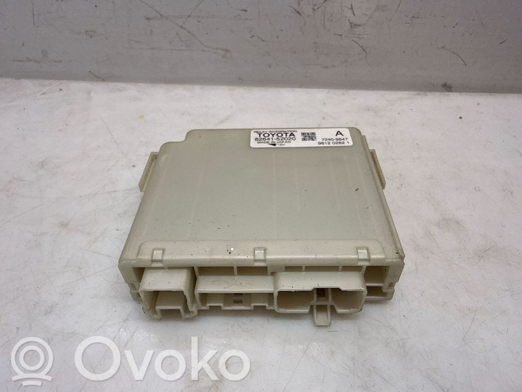 Toyota Yaris Ramka / Moduł bezpieczników 