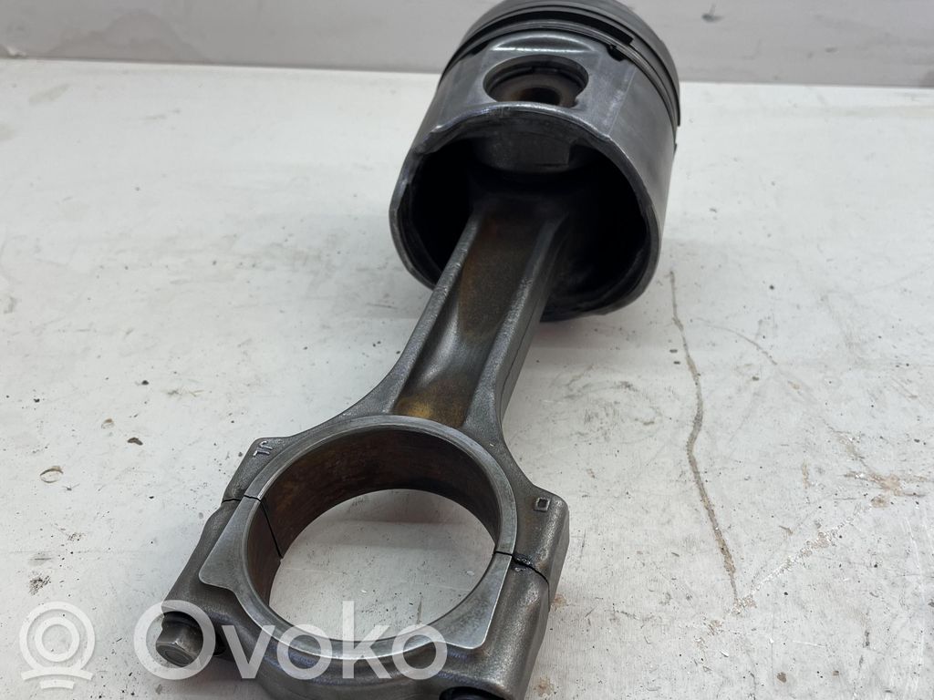 Piston