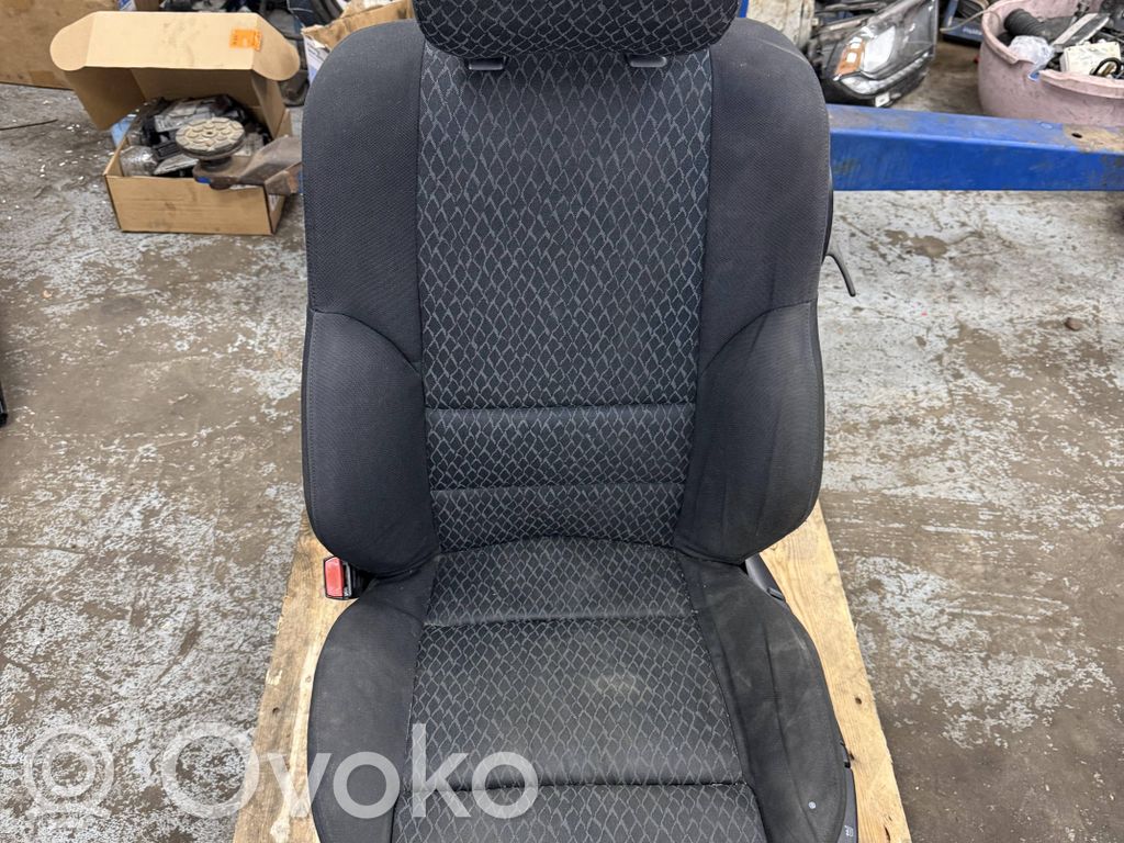 Kuljettajan istuin   8226420